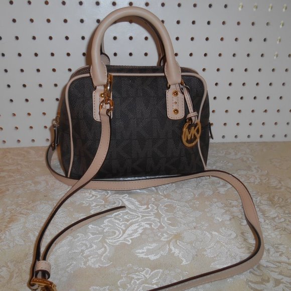 MICHAELS KORS SIGNATURE LEATHER MINI HOBO HANDBAG - Picture 3 of 8